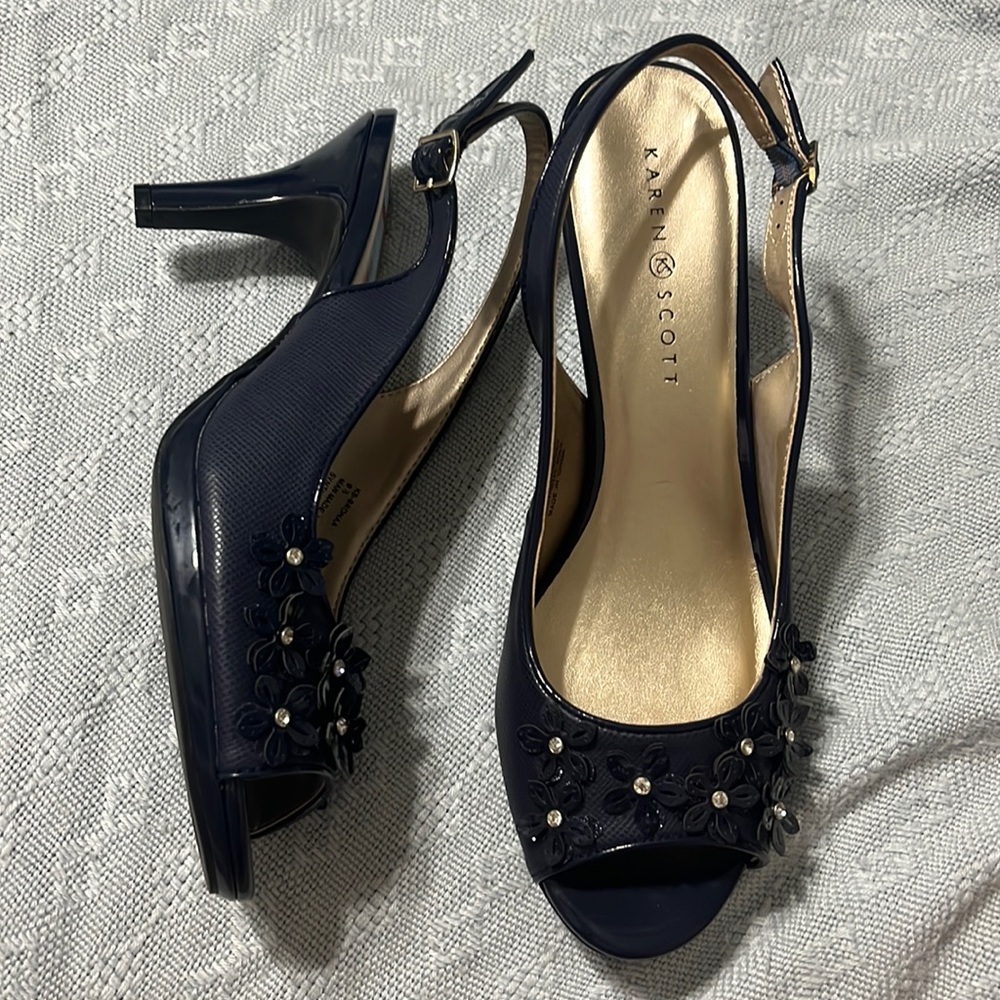 Karen Scott Blue Flower Heel